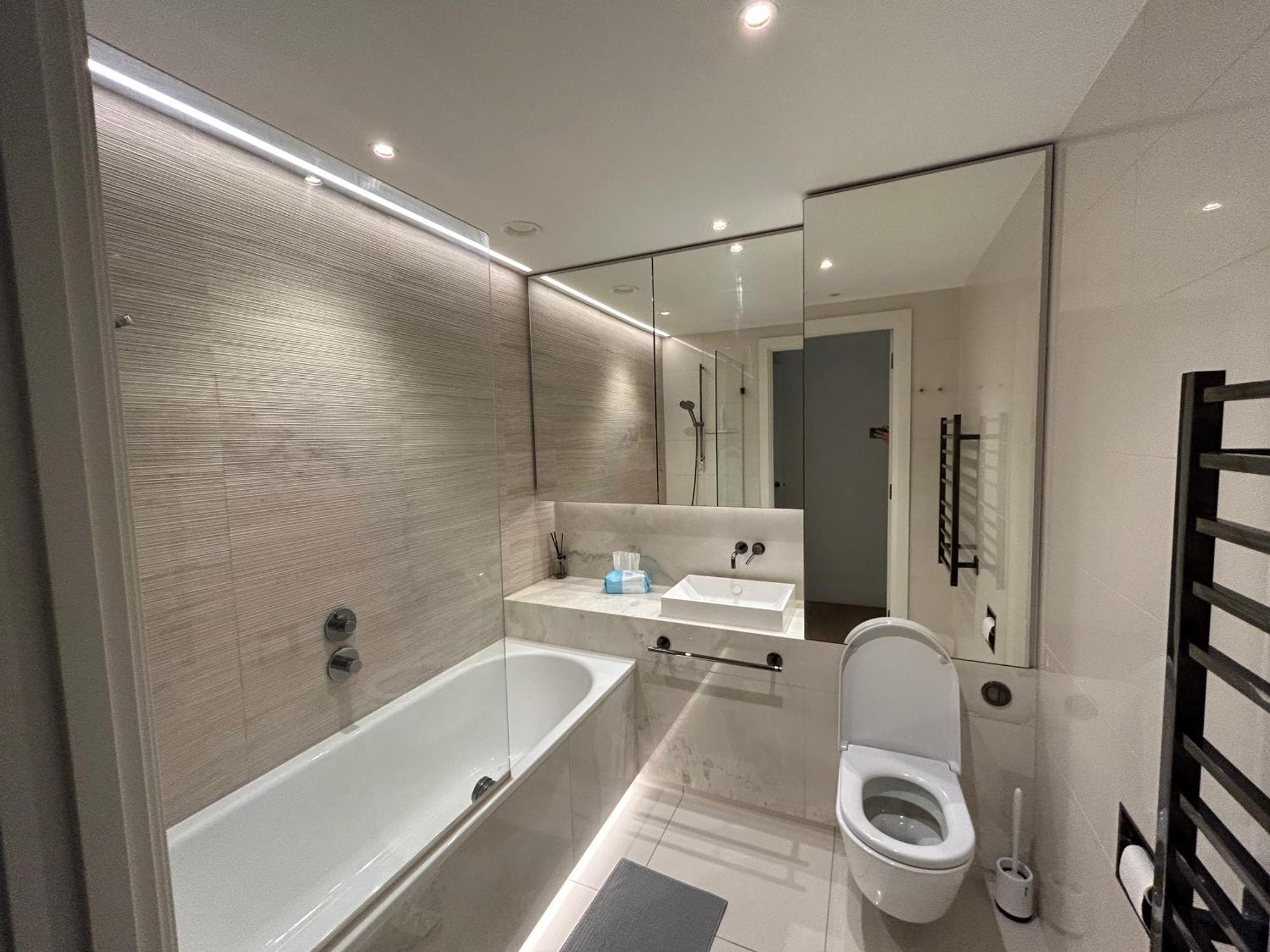 Luxury Modern 2bd 2ba White Living Londres