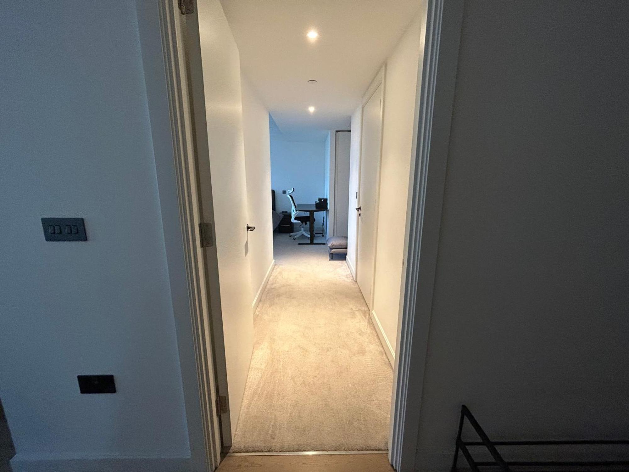Luxury Modern 2bd 2ba White Living